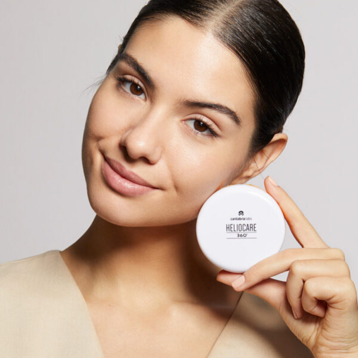 Oil-Free Compact SPF 50+