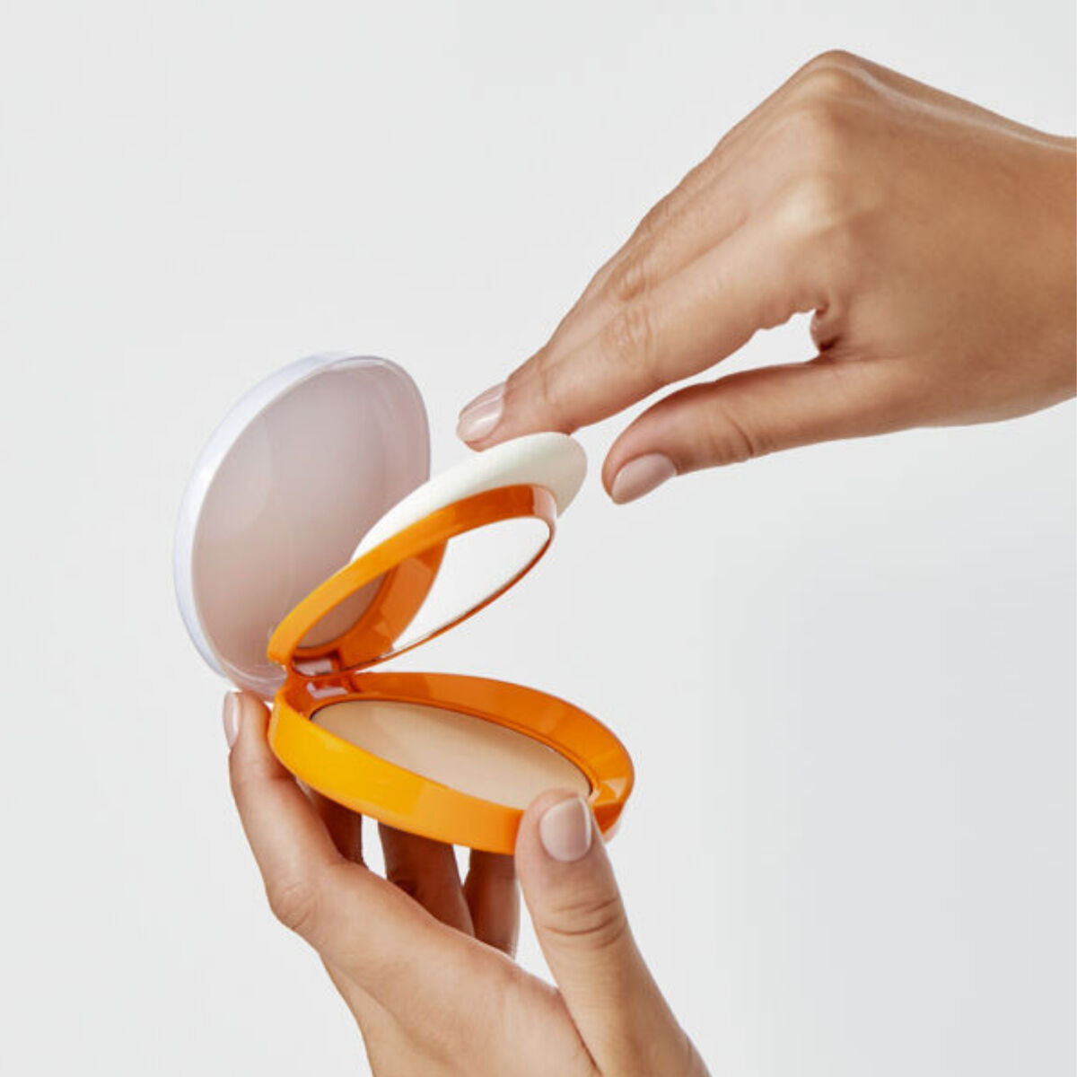 Oil-Free Compact SPF 50+
