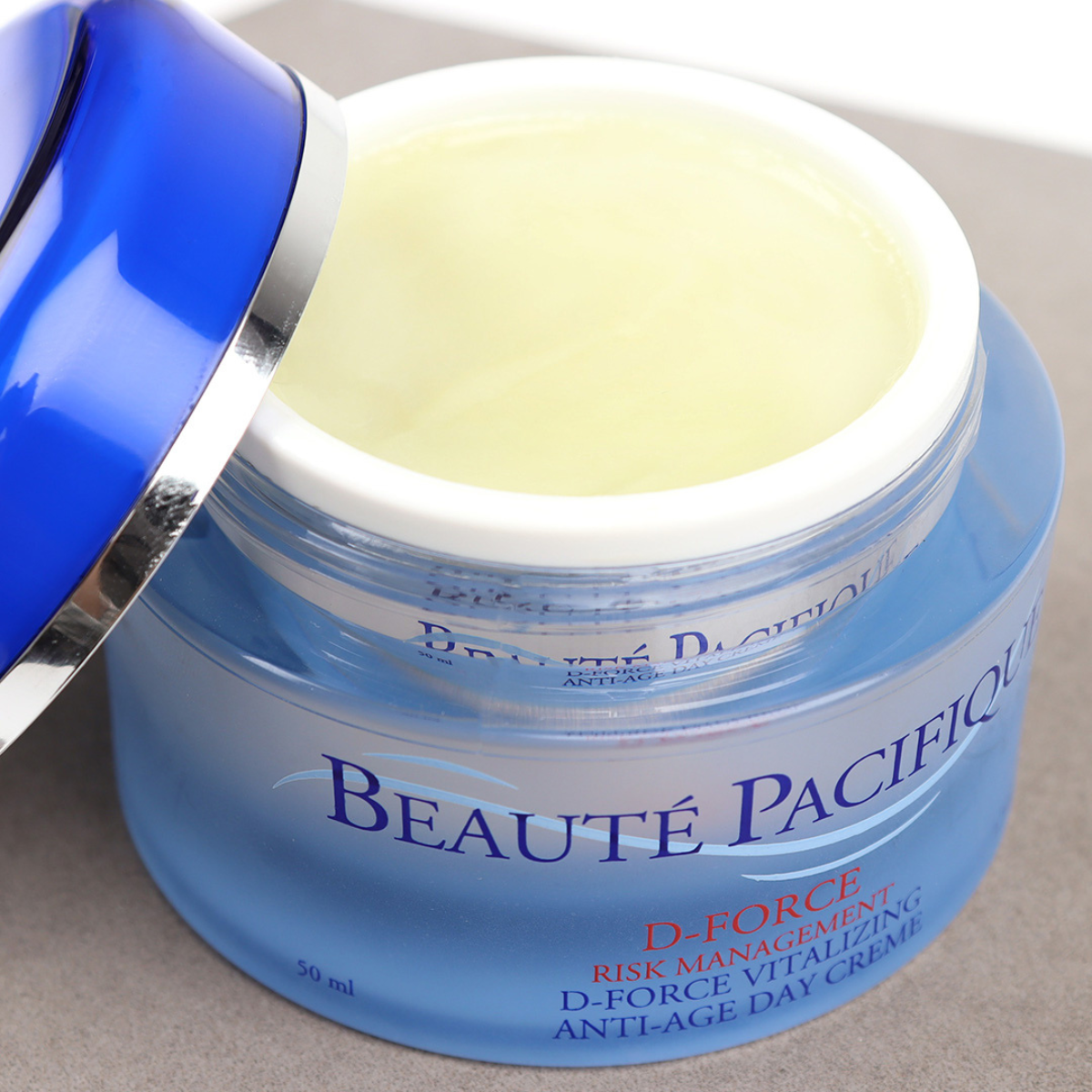 D-Force Vitalizing Anti-Age Day Creme