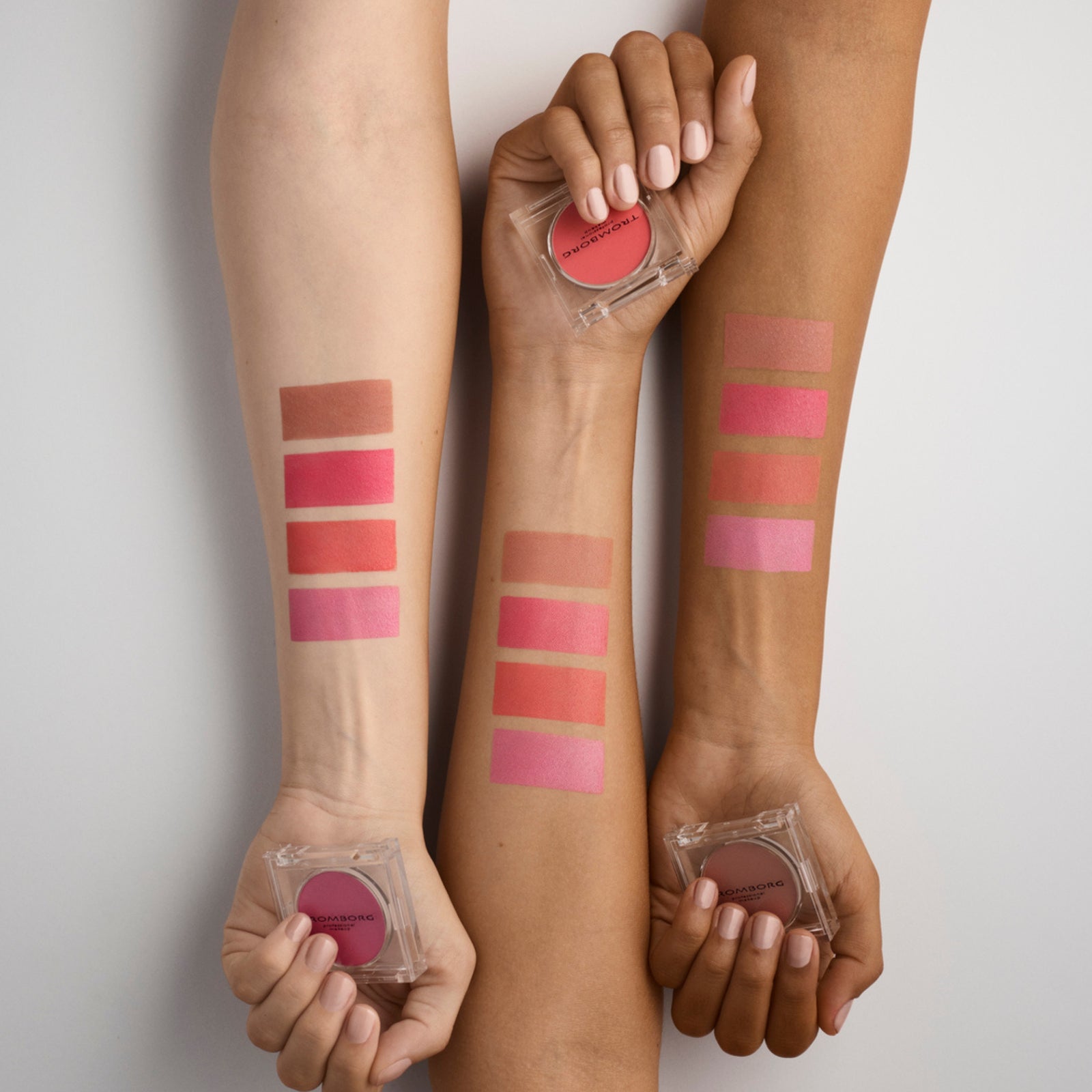Creamy Lip Cheek Eye Powder